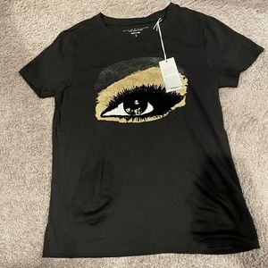 NWT GUESS T shirt eye with lash small